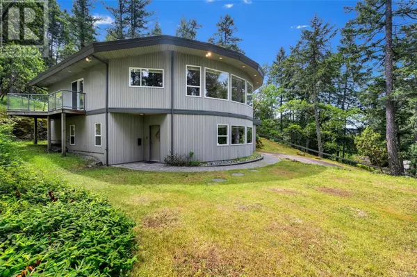 316 Matterhorn Dr, Saanich, BC V9E2G1