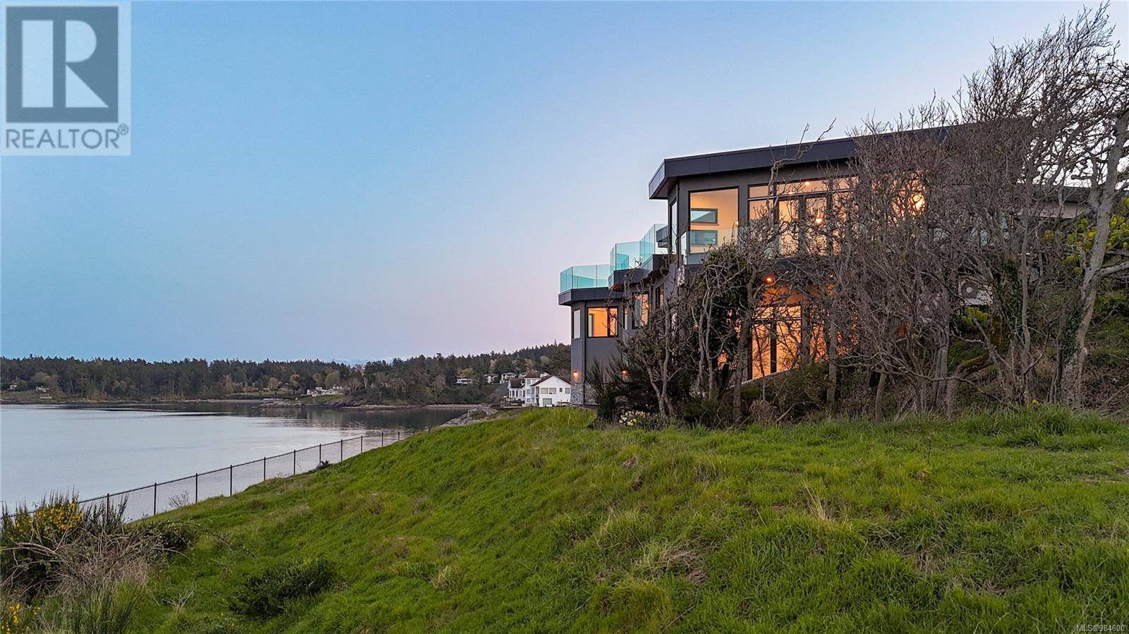 4351 Gordon Head Rd, Saanich, BC V8X5J2