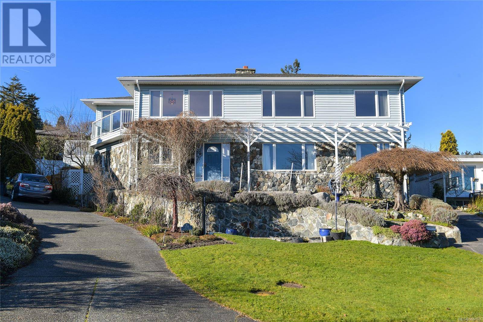 Saanich, BC V8R3T2,2723 Hibbens Close