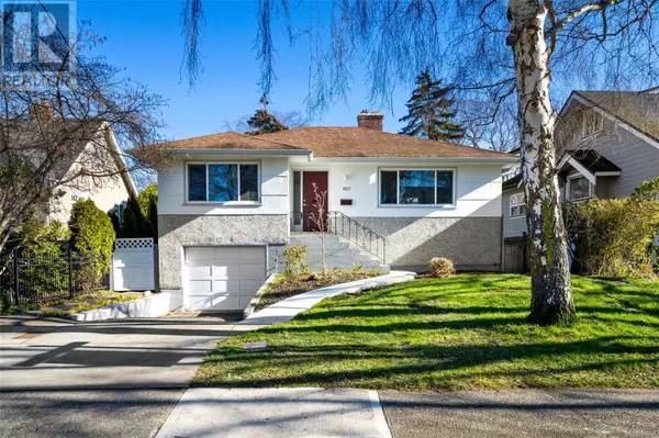 957 Oliver St, Oak Bay, BC V8S4W6