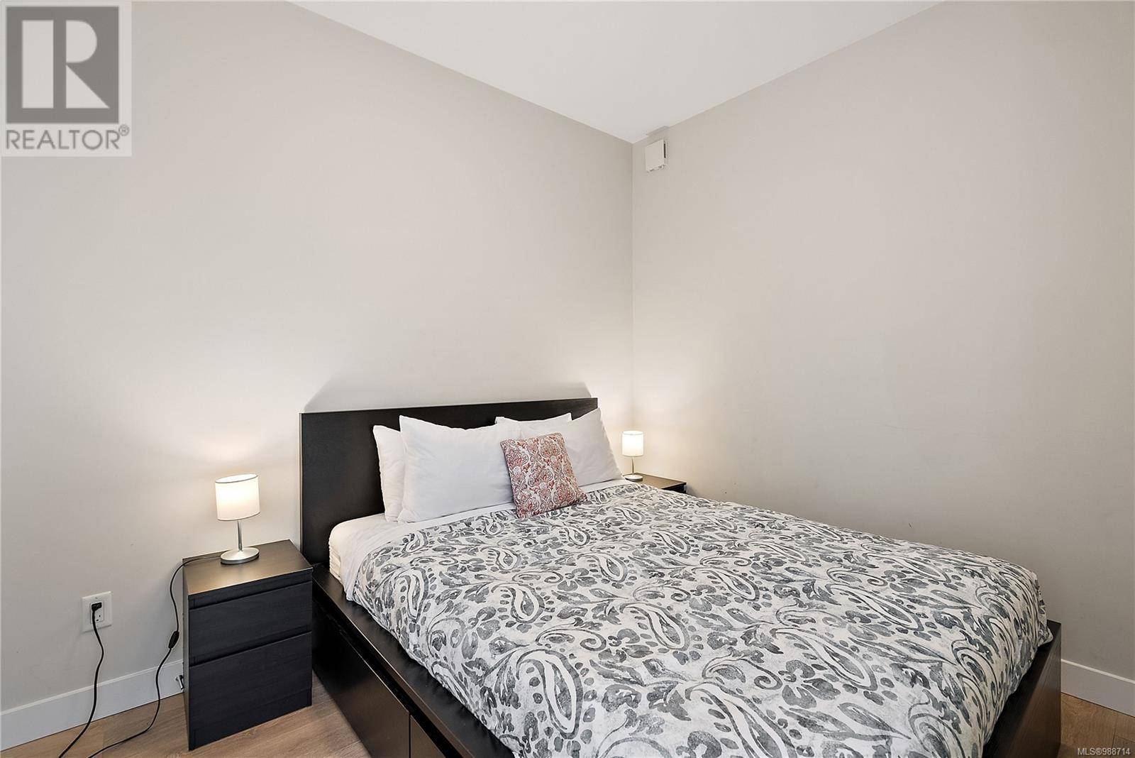 Victoria, BC V8W1S8,613 Herald ST #408