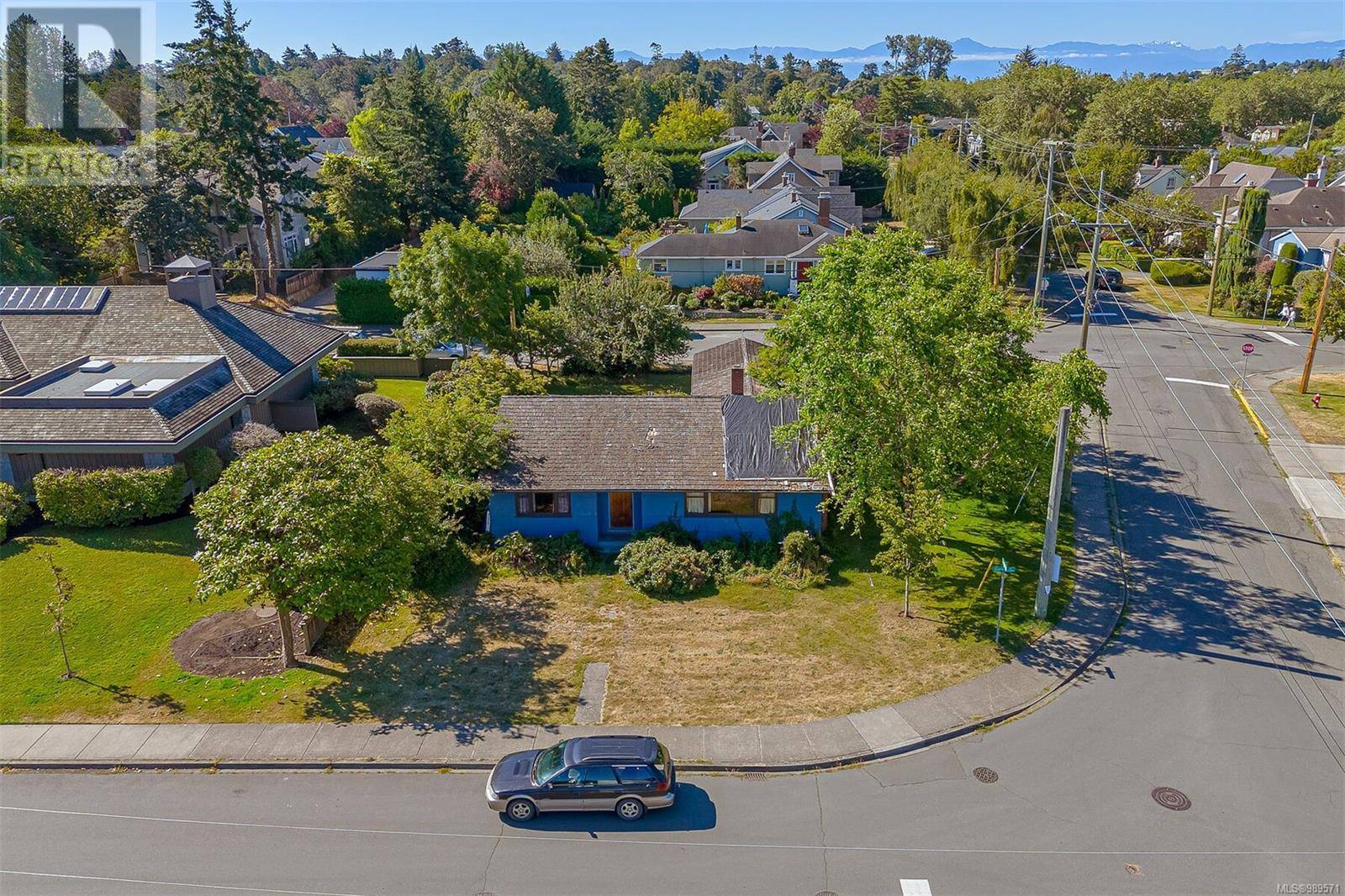 Oak Bay, BC V8S3B5,2409 Currie Rd