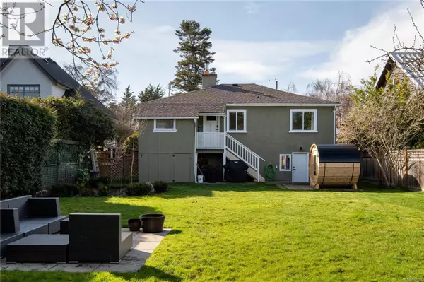 Oak Bay, BC V8S4W2,551 Oliver St