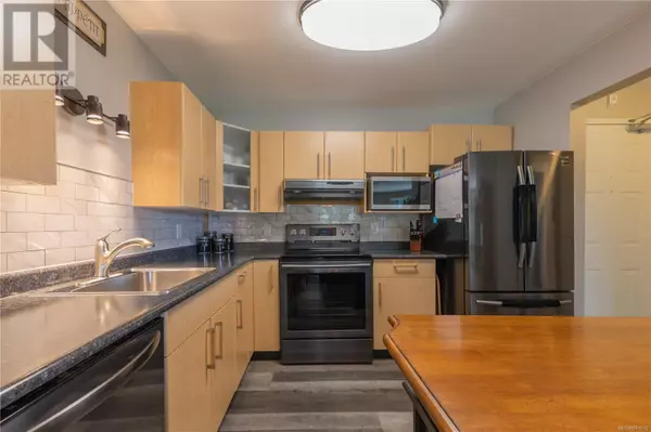 Campbell River, BC V9W1A5,390 Island HWY South #224