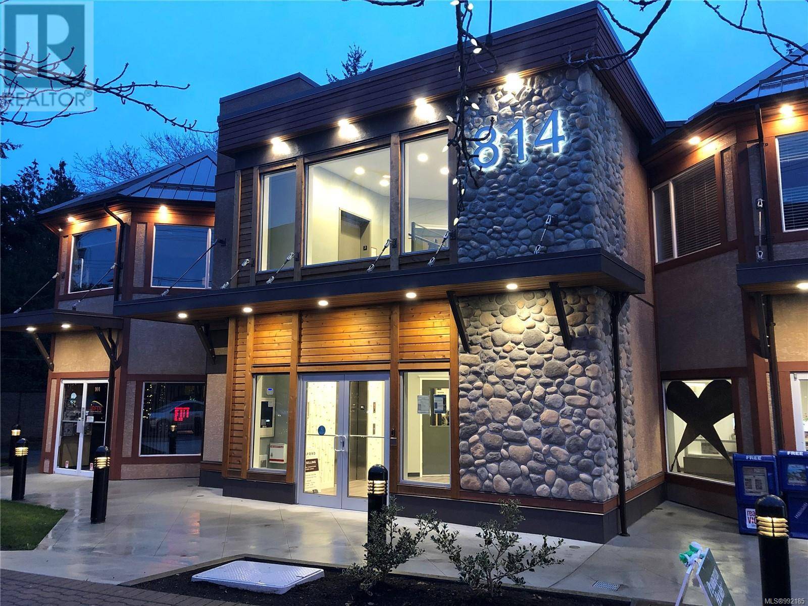 Langford, BC V9B2X8,814 Goldstream AVE #101