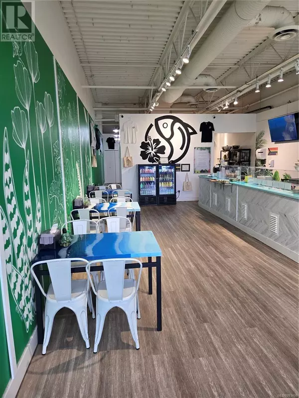 Saanich, BC V8X1R5,777 Royal Oak DR #315