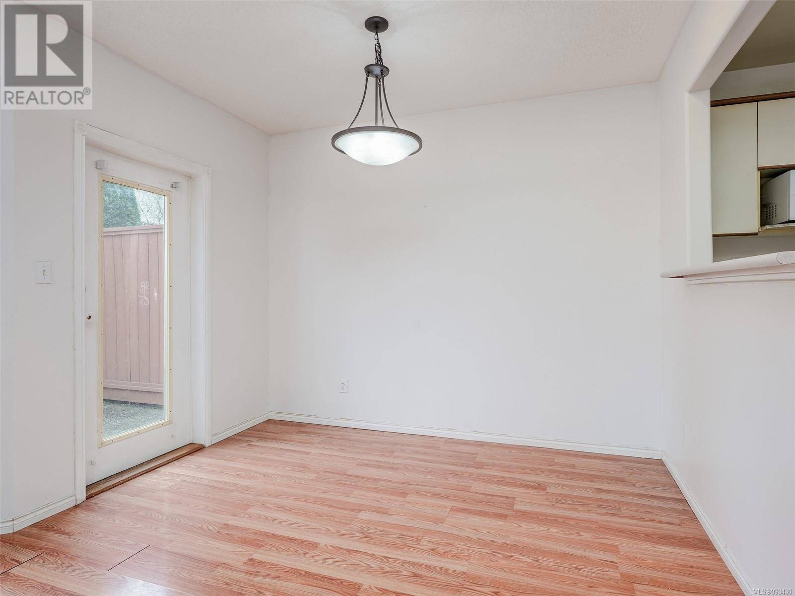 Esquimalt, BC V9A4G5,922 Arm ST #12