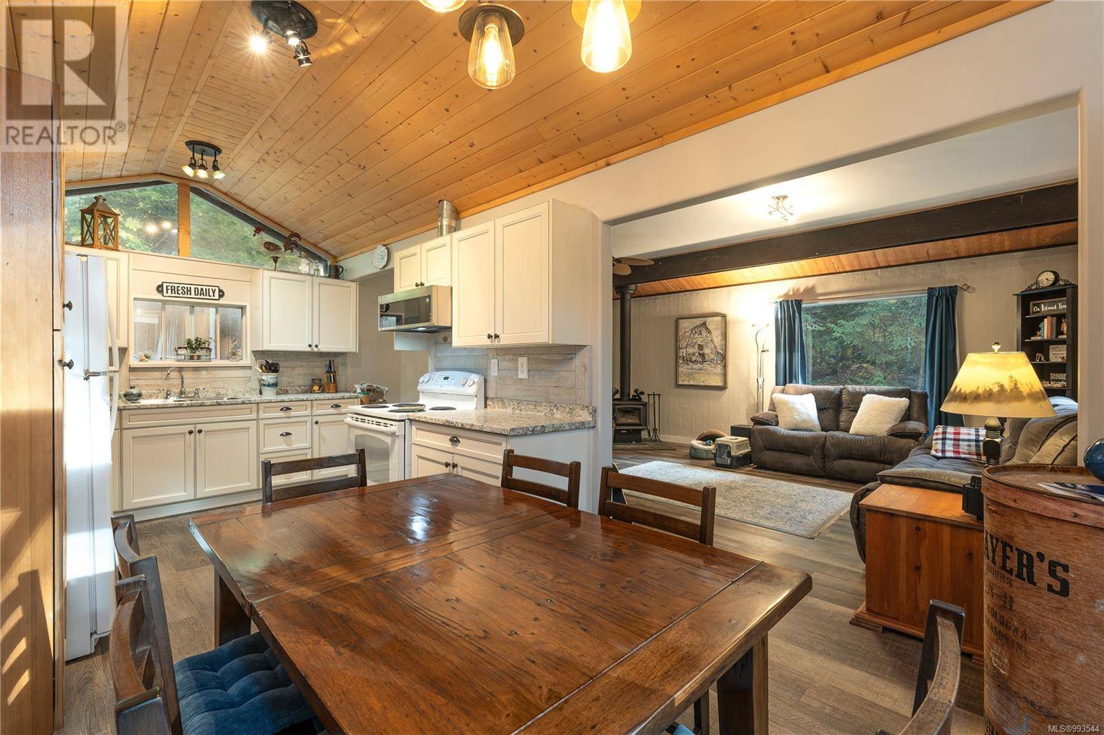 Gabriola Island, BC V0R1X1,379 Hemlock Ave