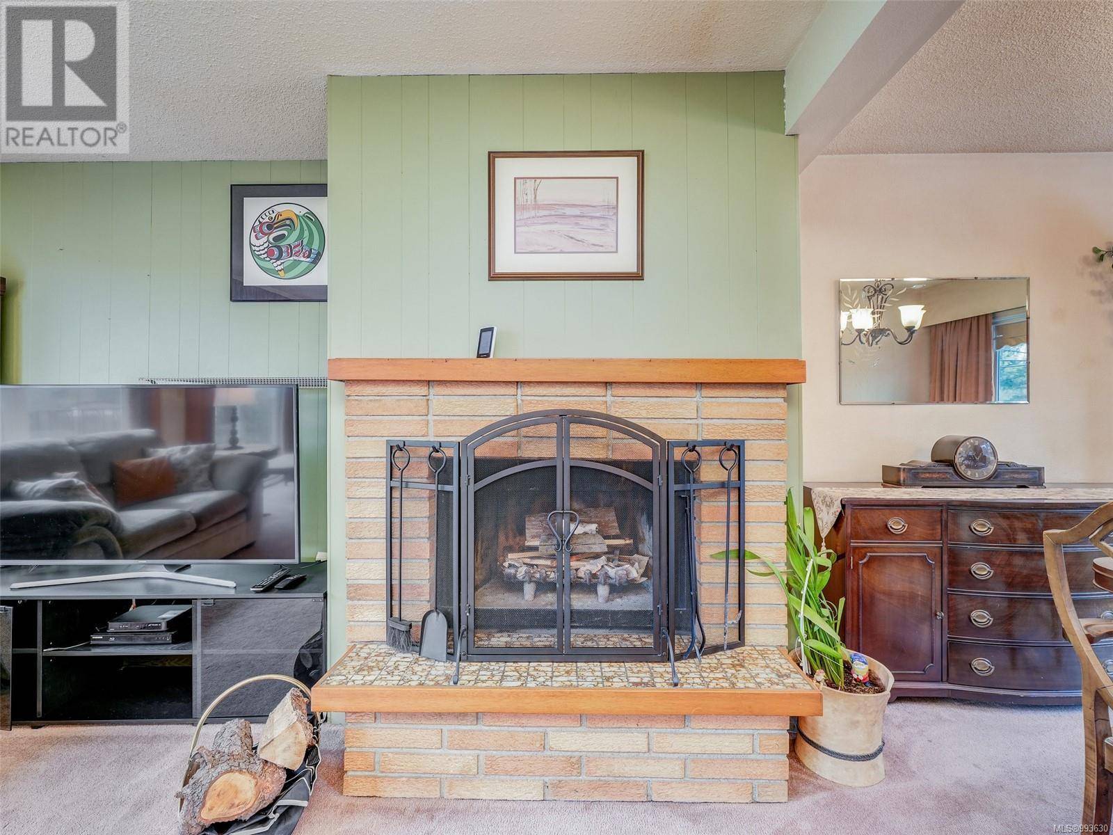 Central Saanich, BC V8M1H5,1099 Stelly's Cross Rd