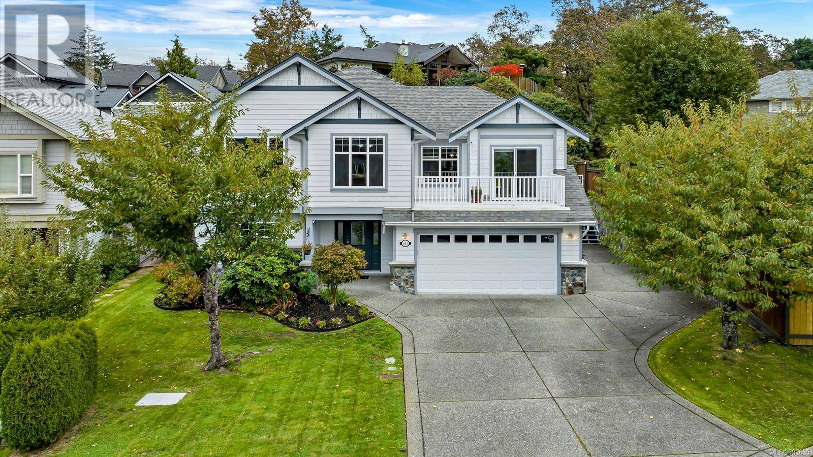 845 Rogers Way, Saanich, BC V8X5L1