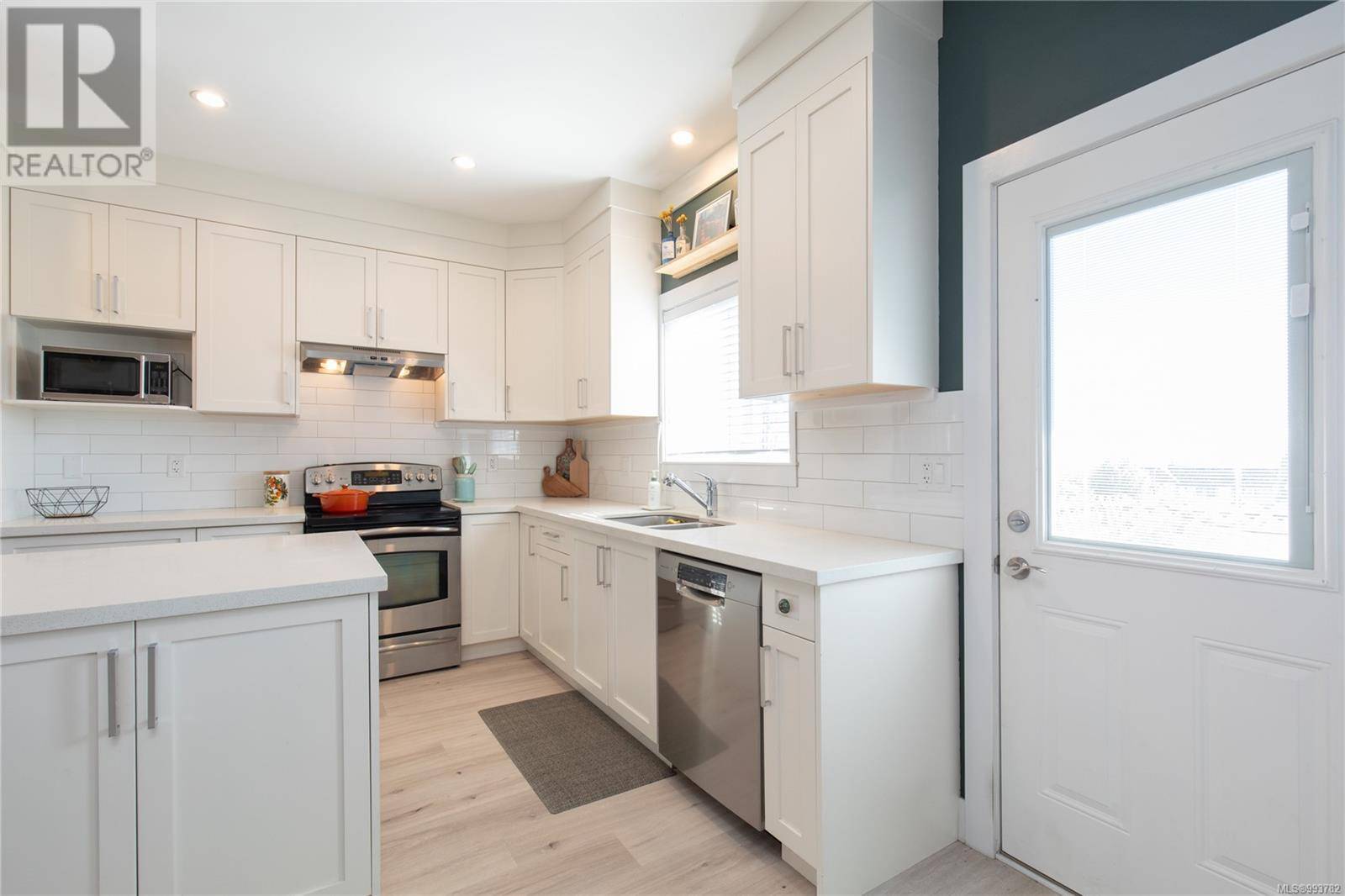 Nanaimo, BC V9R4P8,253 Victoria RD #105