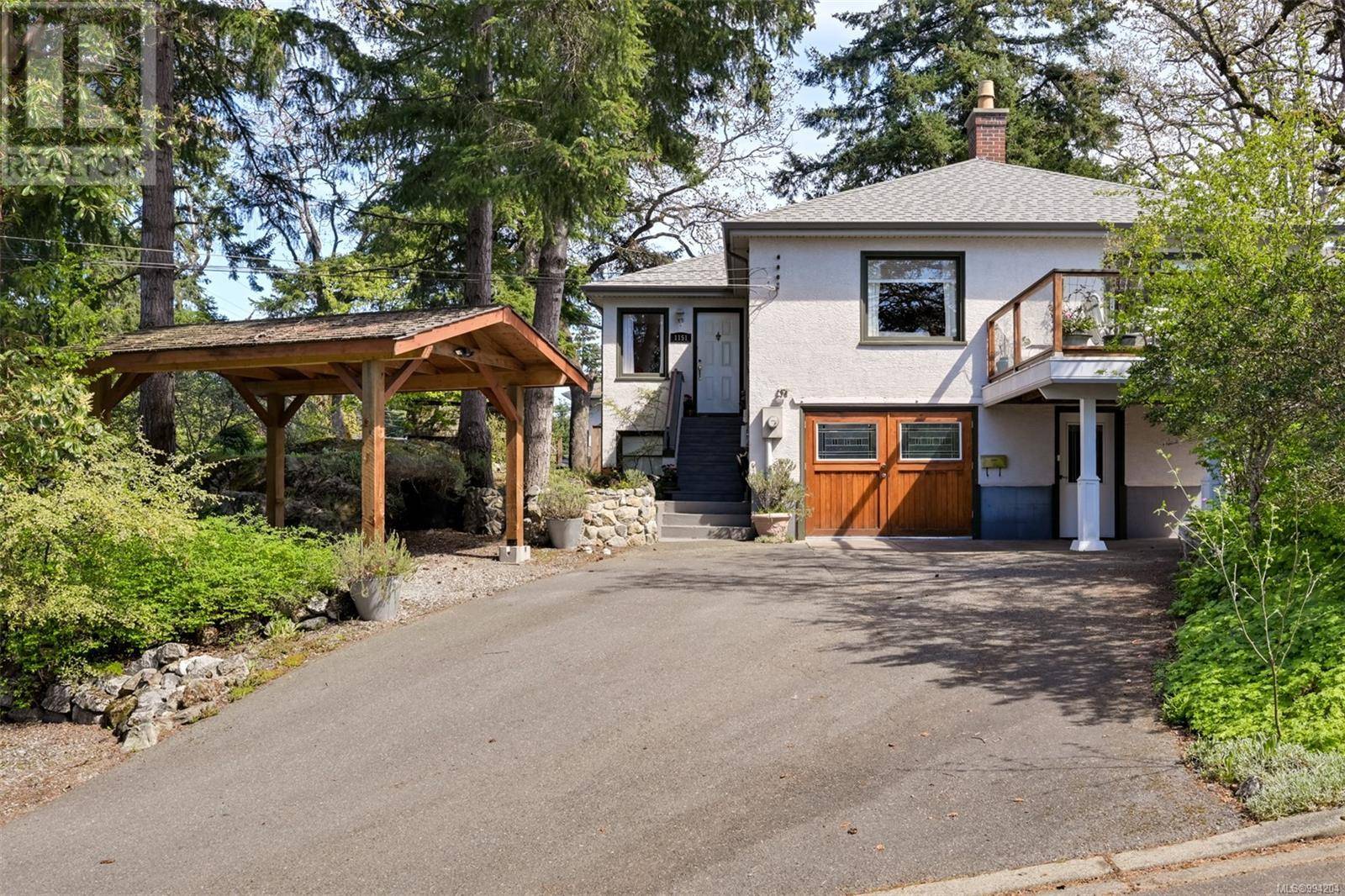1151 Reynolds Rd, Saanich, BC V8P2K5