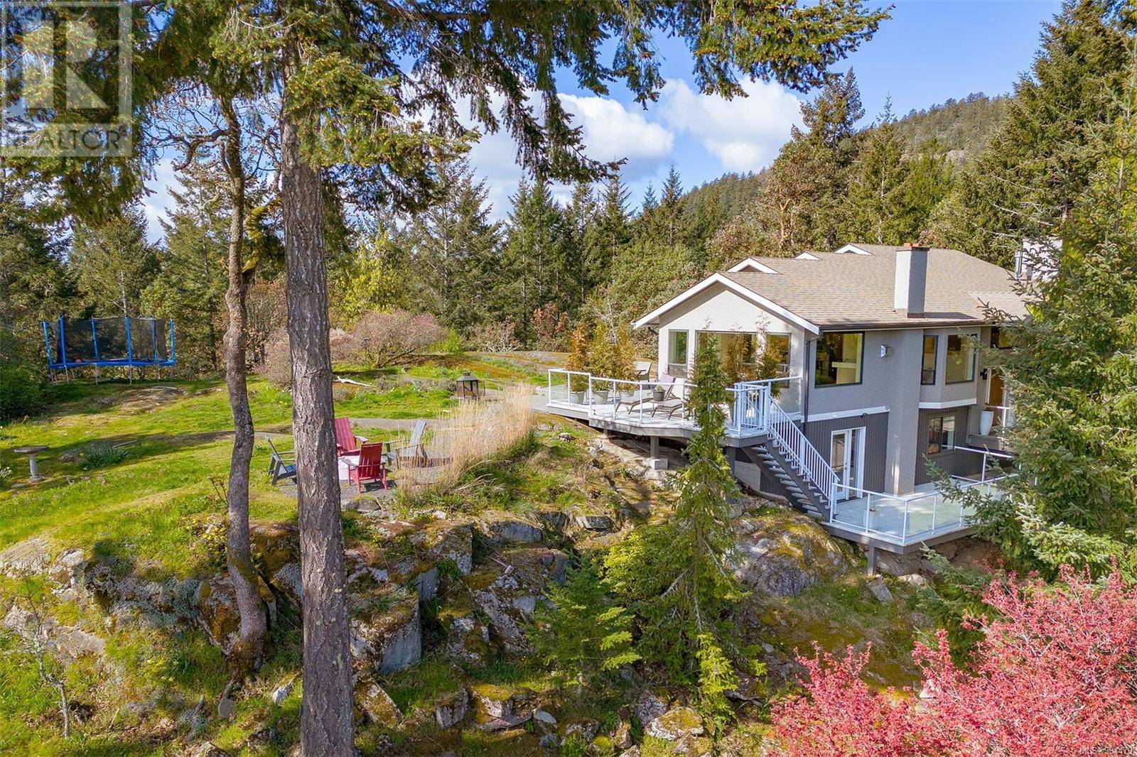 8518 Tribune Terr, North Saanich, BC V8L5B7