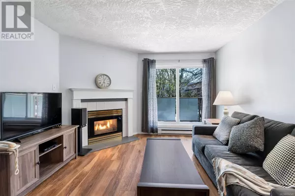 Victoria, BC V8T3M9,2710 Grosvenor RD #207