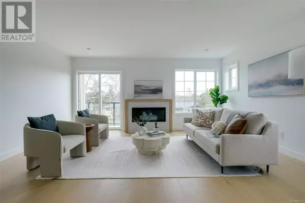 3907 Cedar Hill RD #Unit 11, Saanich, BC V8P3Z8