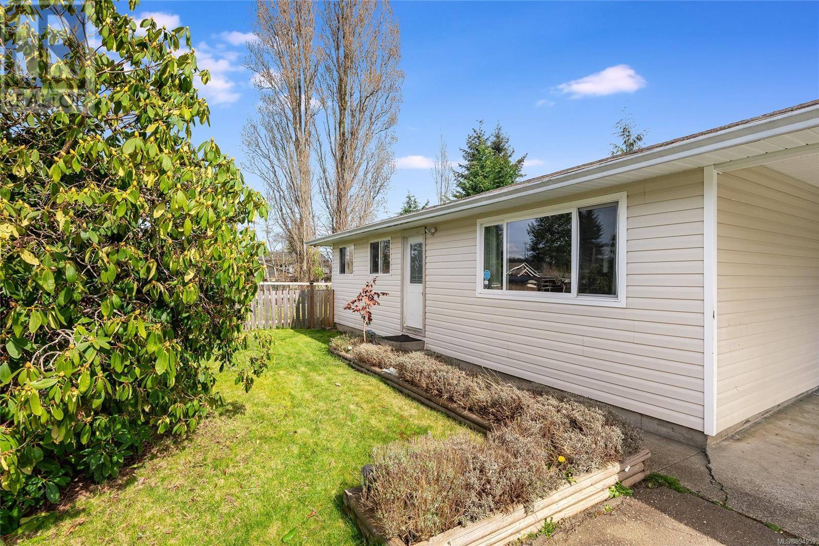 Campbell River, BC V9W4J9,1890 15th Ave