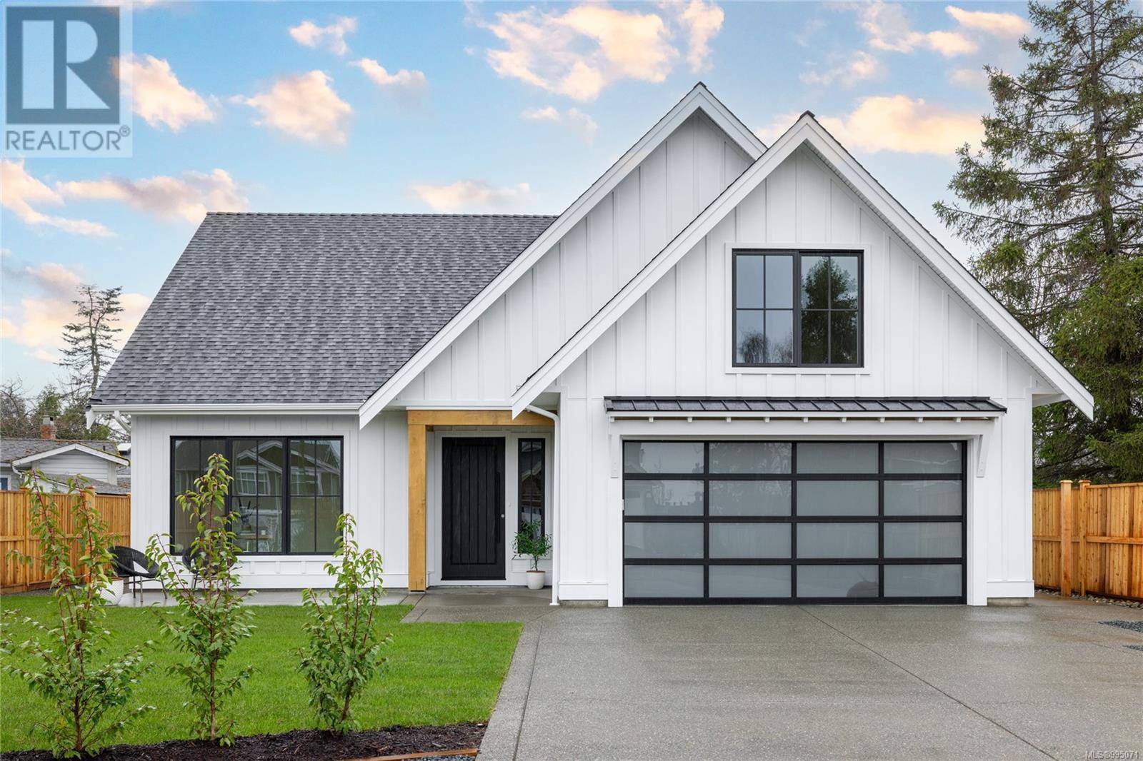 327 Wisteria St, Parksville, BC V9P1E1