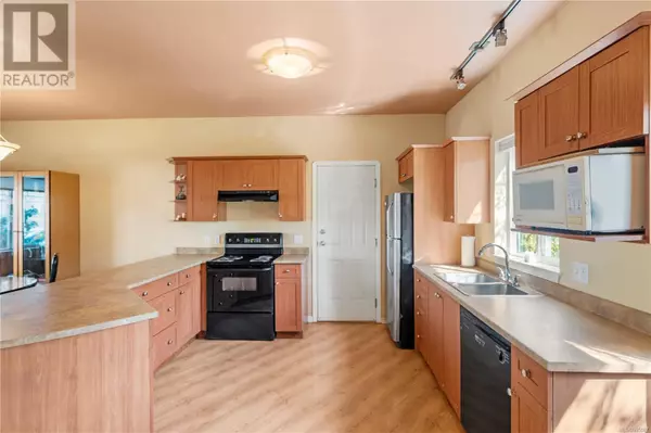 Victoria, BC V8T4N4,2901 Harriet Rd
