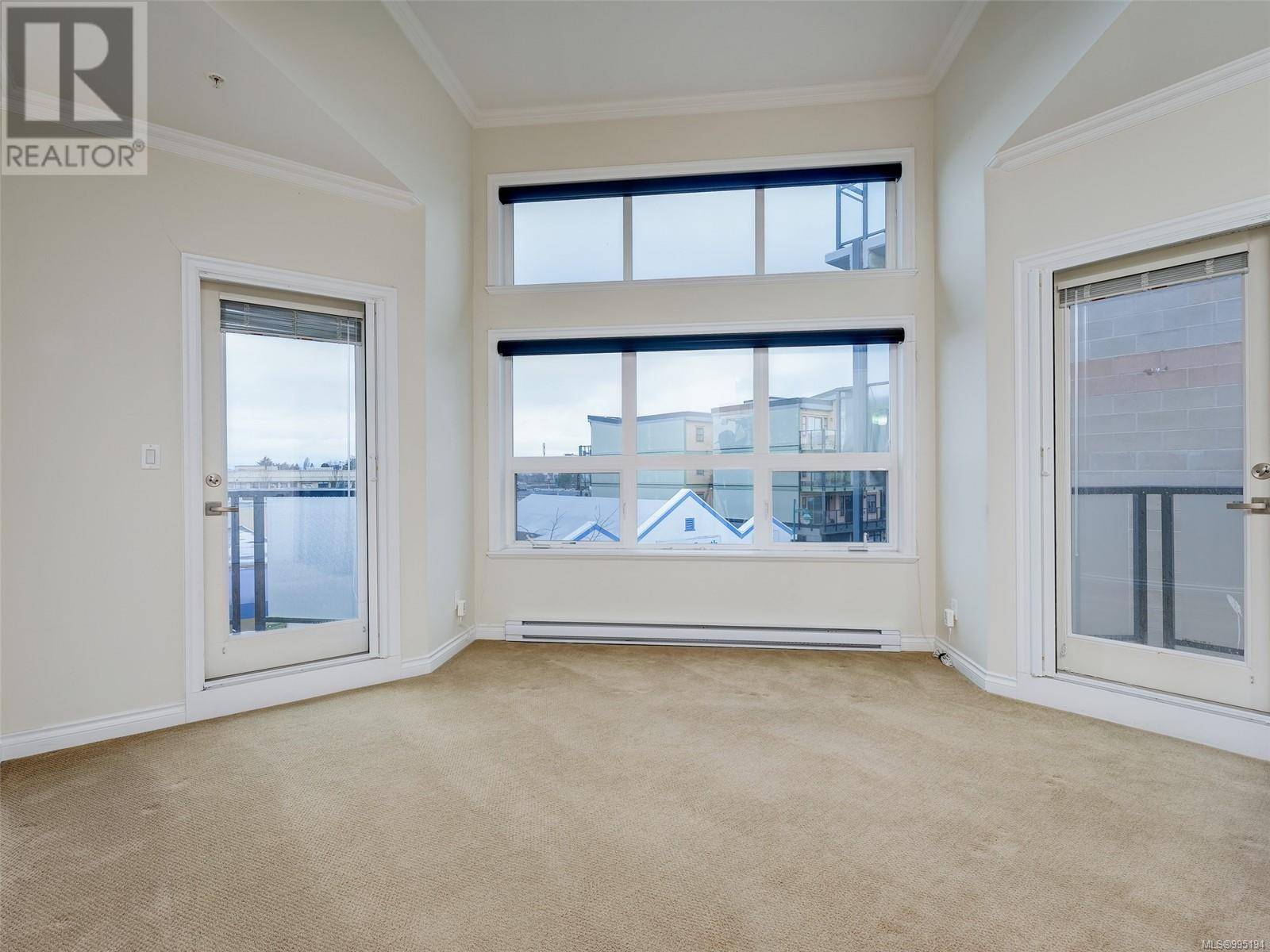 Sidney, BC V8L2Y9,9751 Fourth ST #304