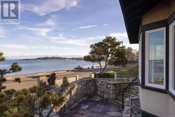 Oak Bay, BC V8R2W3,2532 Esplanade