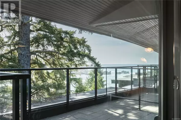 Ucluelet, BC V0R3A0,596 Marine DR #402