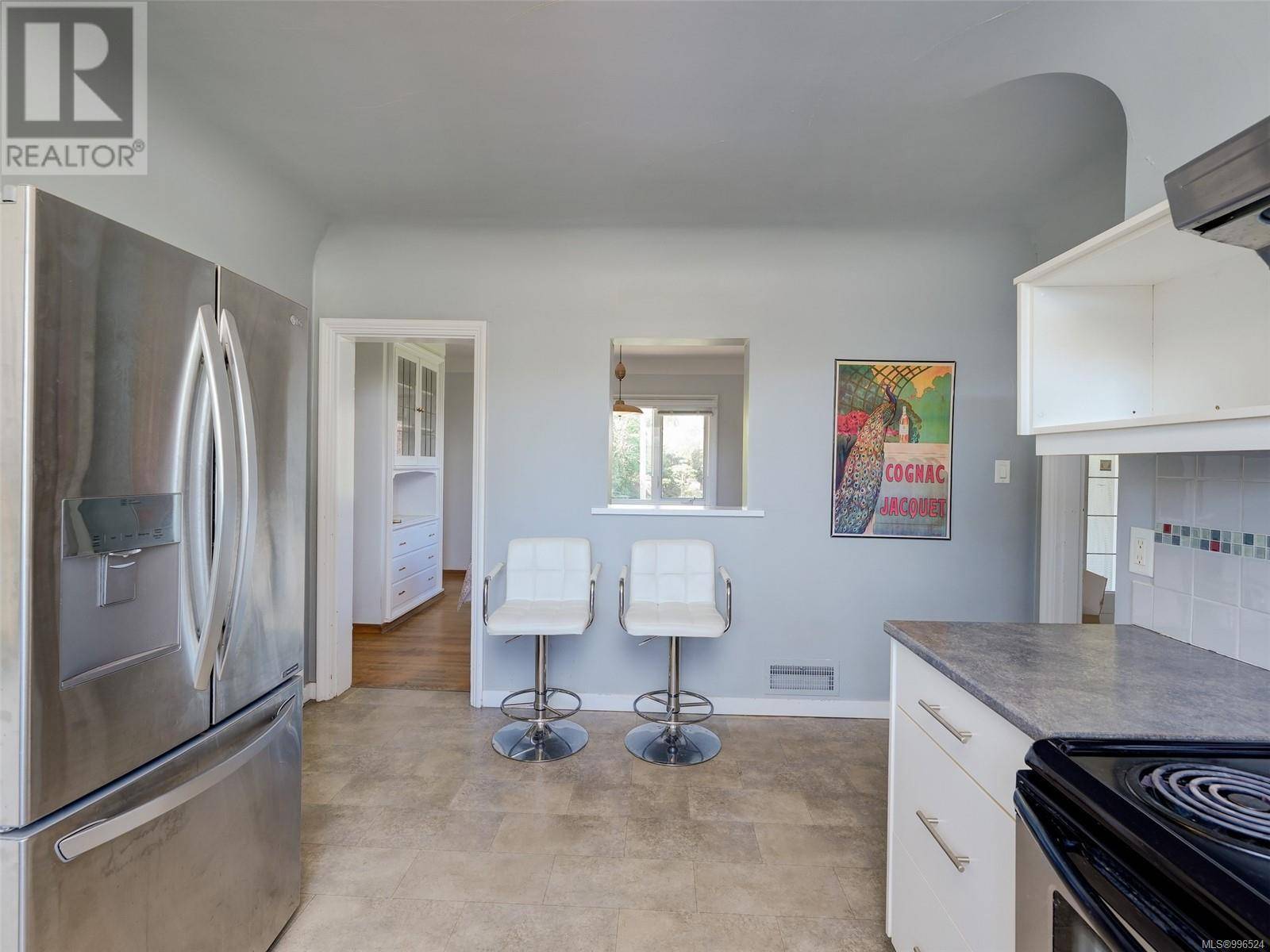 Oak Bay, BC V8R3L3,2536 Thompson Ave