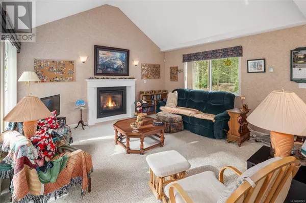Saanich, BC V8X3T9,983 Carolwood Dr