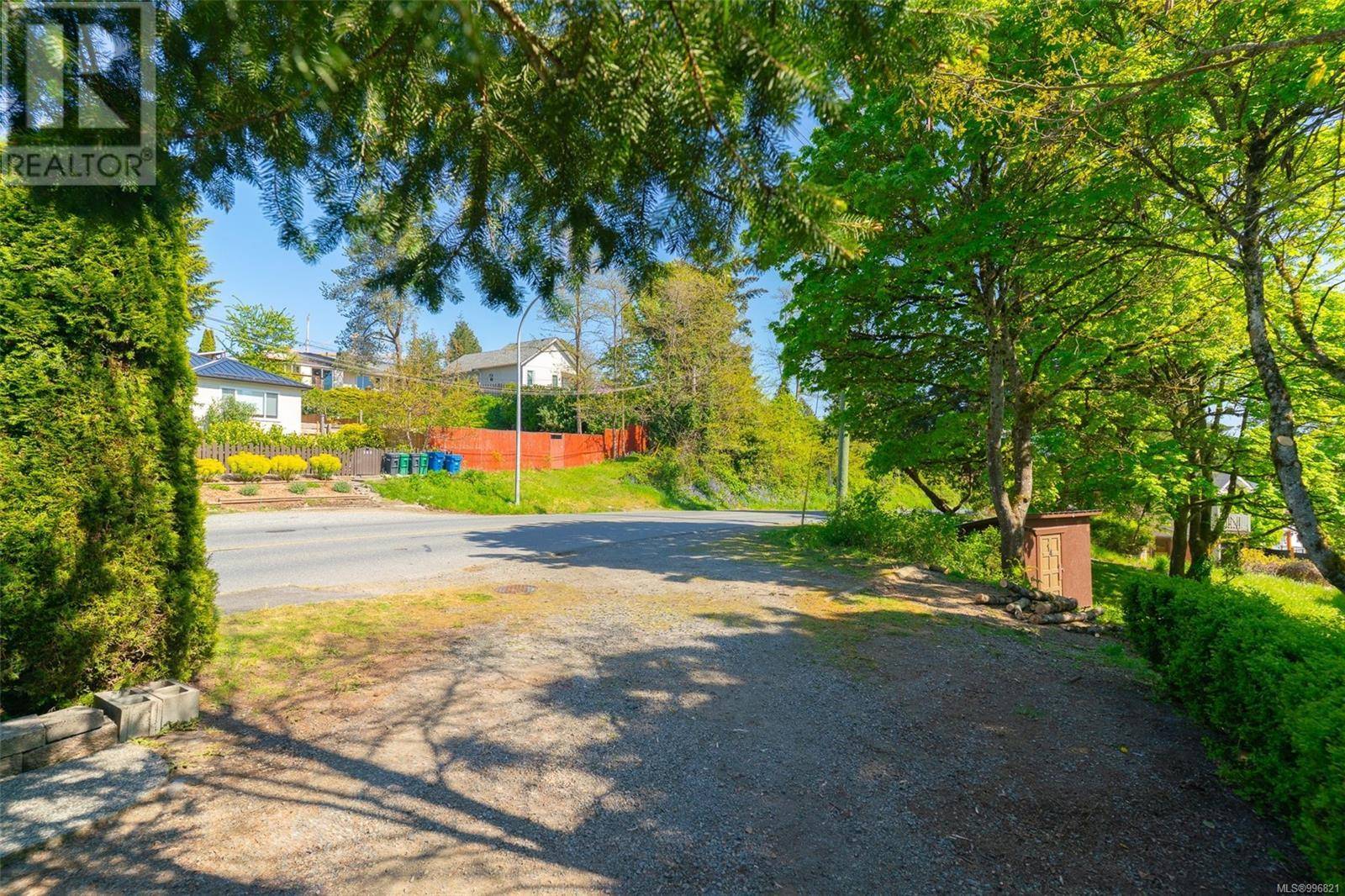 Nanaimo, BC V9R2B8,309 Pine St