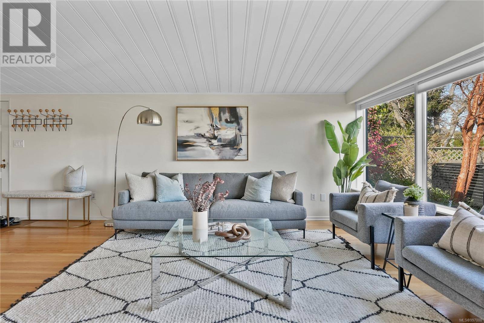 Oak Bay, BC V8S4R6,1262 Roslyn Rd