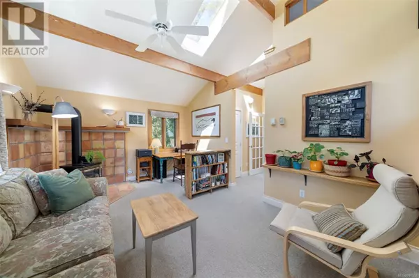 Saanich, BC V9E2G4,5932 West Saanich Rd