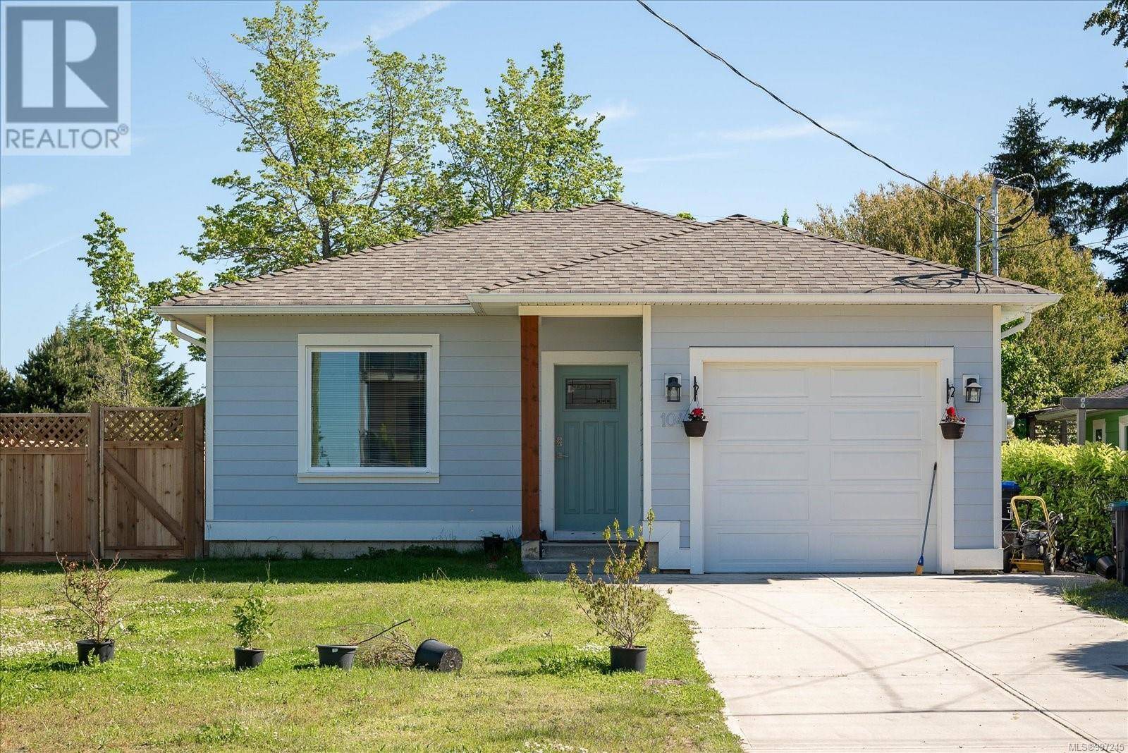 104 Lee Ave, Parksville, BC V9P1L9
