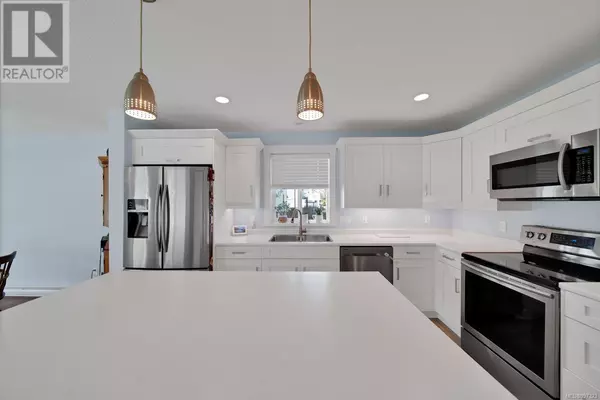 Nanaimo, BC V9R0H5,520 Marisa St