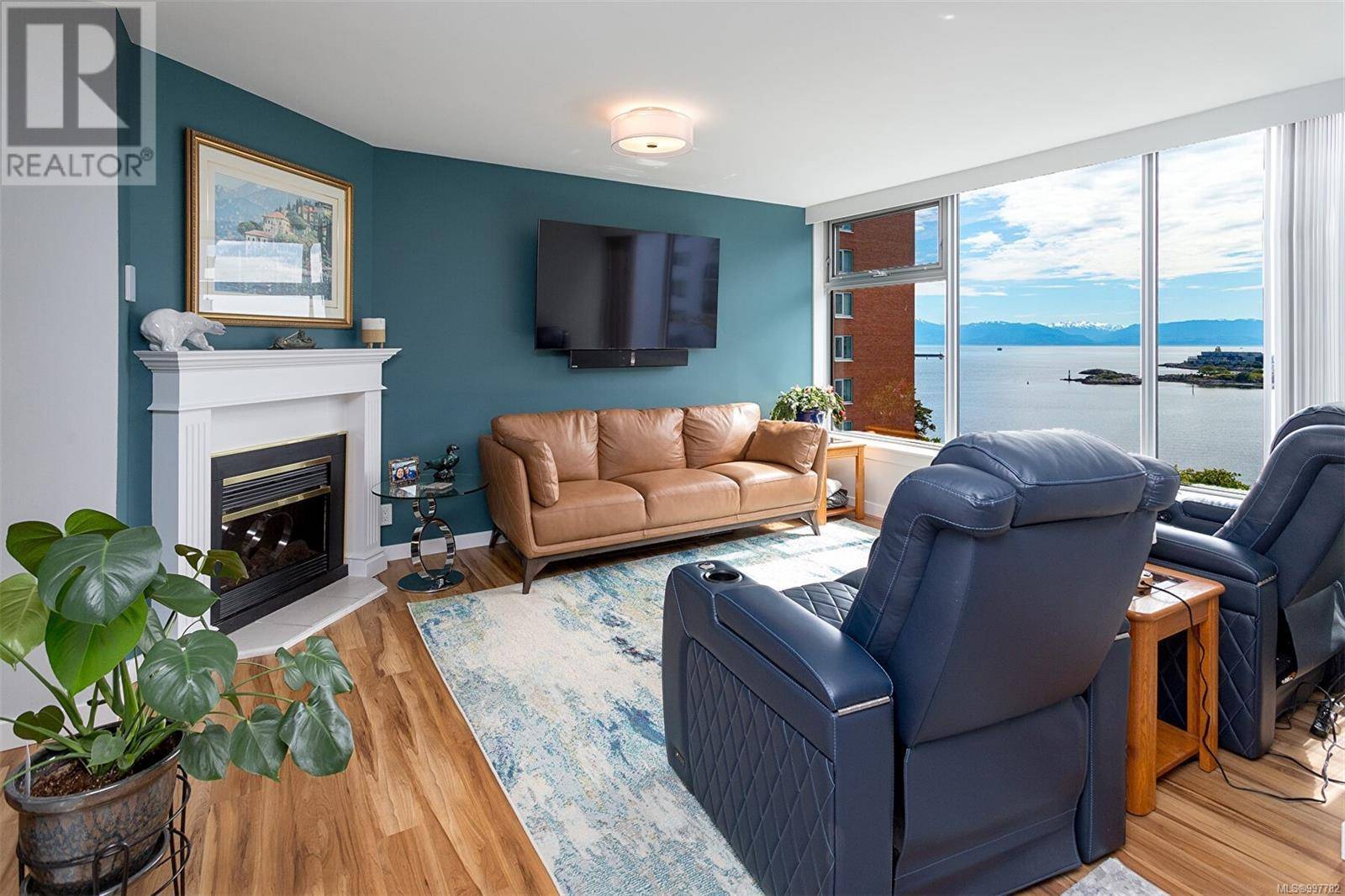 327 Maitland ST #906, Victoria, BC V9A7G7