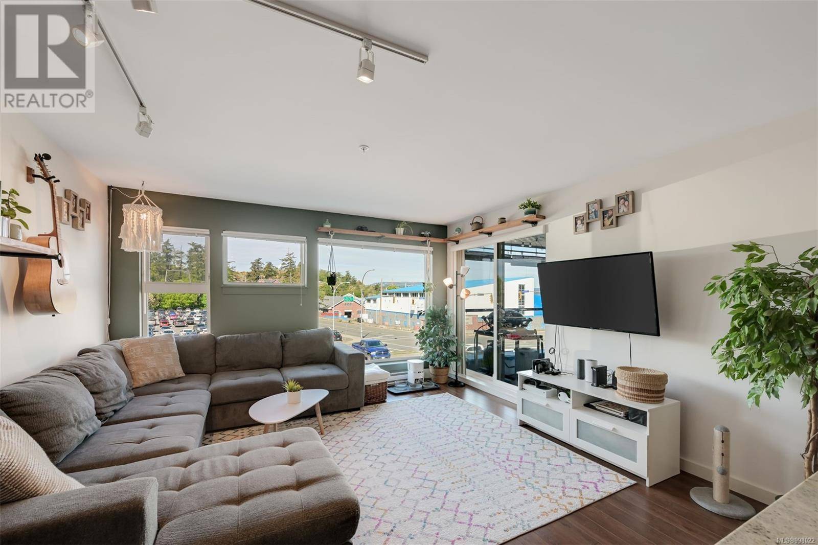 Esquimalt, BC V9A0A4,1405 Esquimalt RD #213