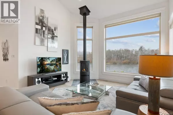 Campbell River, BC V9W4M7,1940 19th Ave