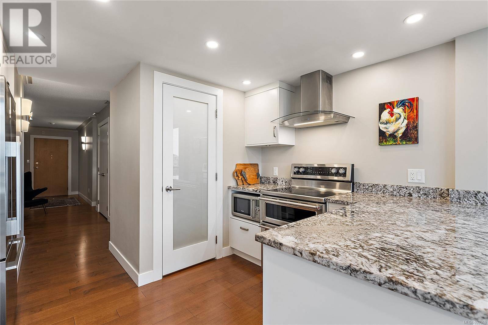 Victoria, BC V8V4Y1,636 Montreal ST #603