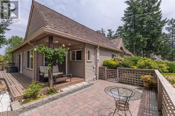 Saanich, BC V8Y3H6,5300 Mynabird Lane