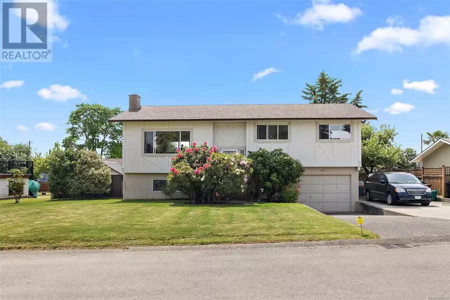 1881 Seaboard Cres, Central Saanich, BC V8M1K6