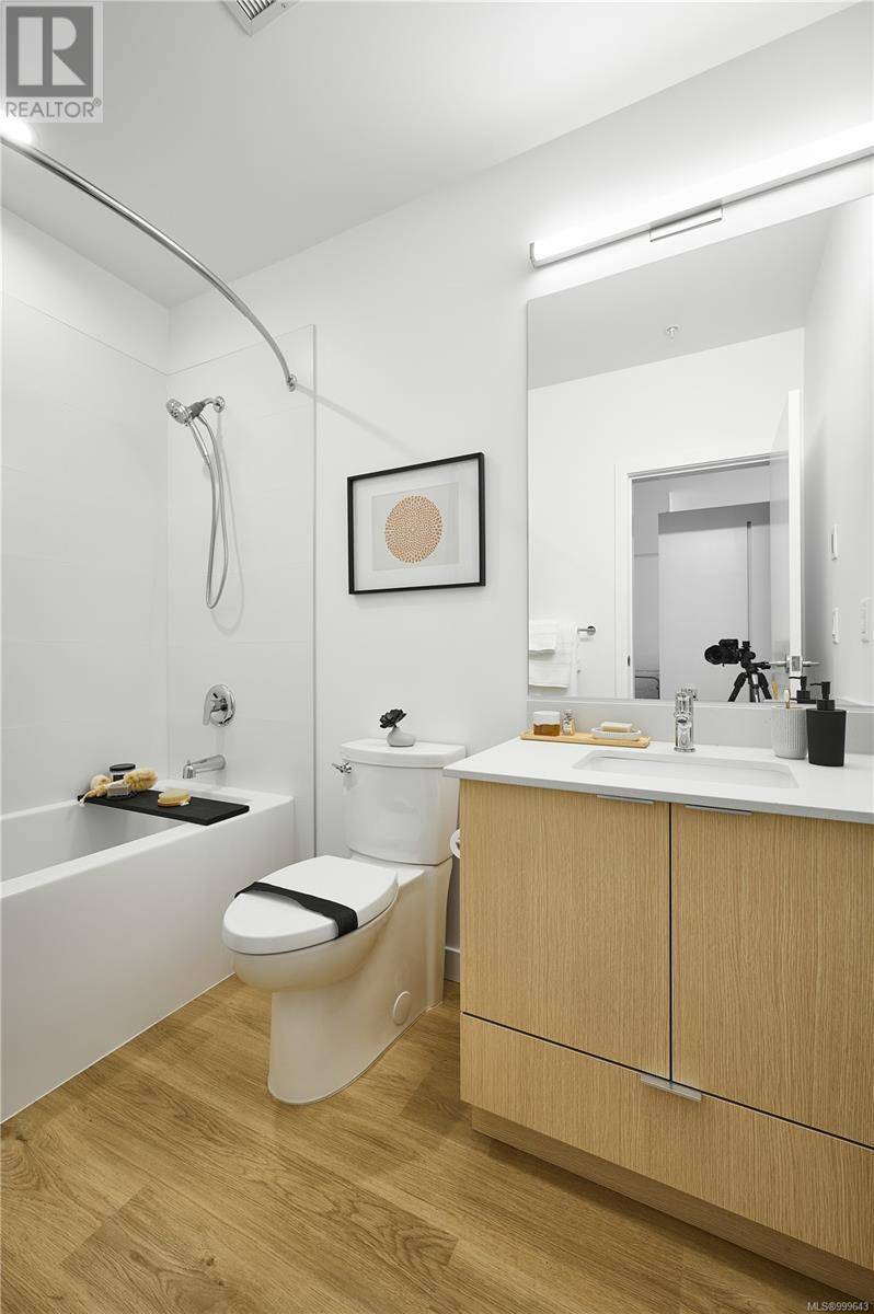 Victoria, BC V8V0H2,1115 Johnson ST #116
