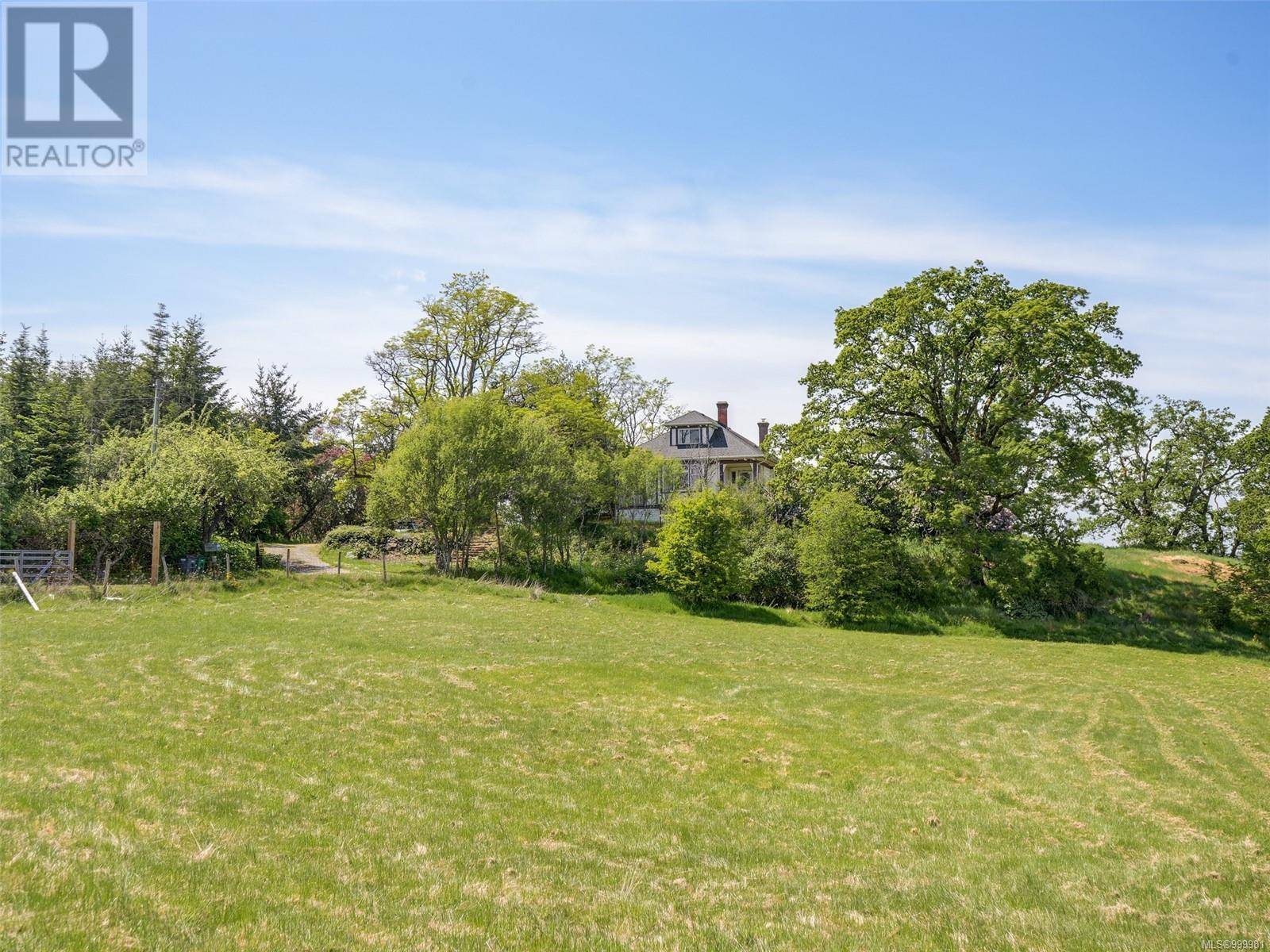 Saanich, BC V8Z5B7,4512 Wilkinson Rd