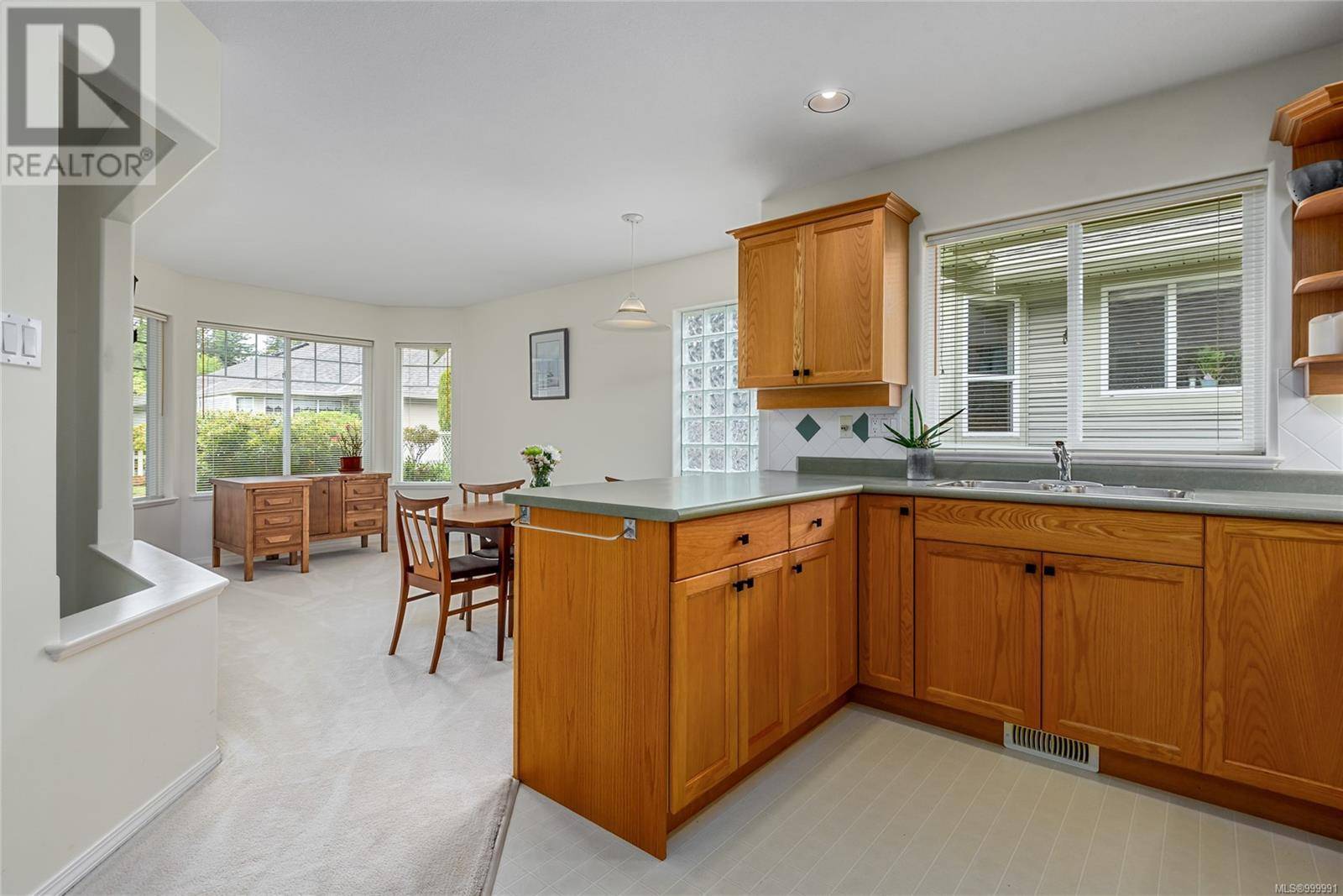 Comox, BC V9M2N2,1600 Balmoral AVE #8