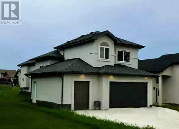 905 9 Avenue NE, Fox Creek, AB T0H1P0