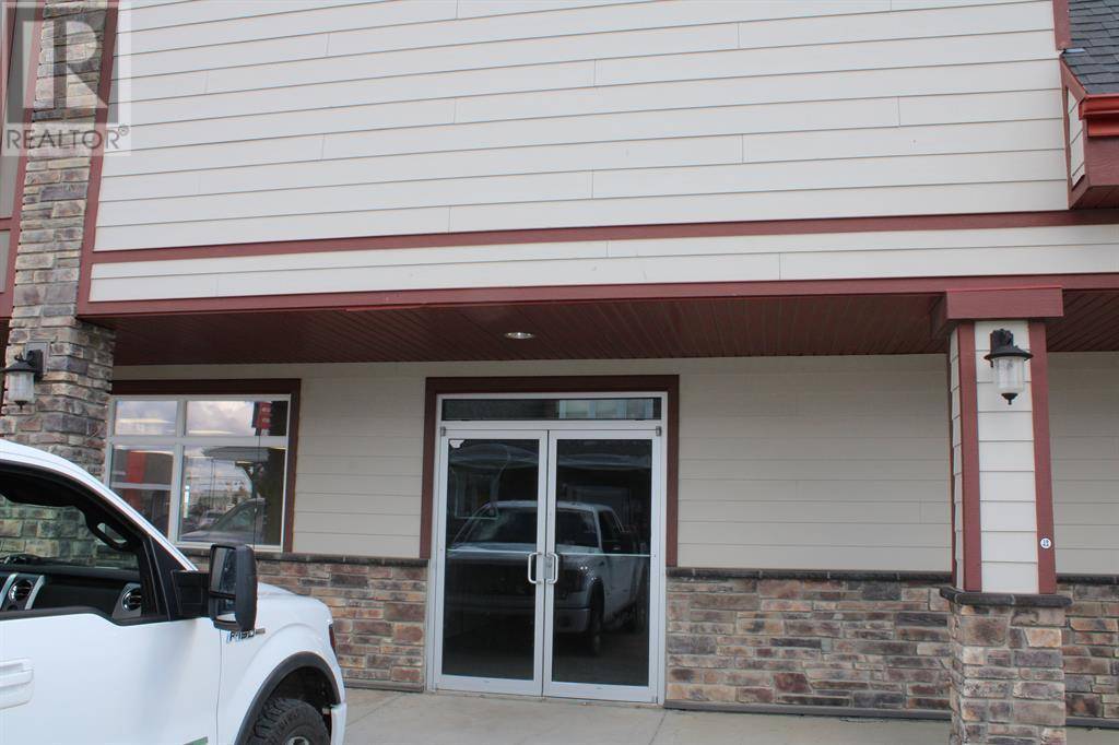 Clairmont, AB T8X5B1,102, 8301 99 Street