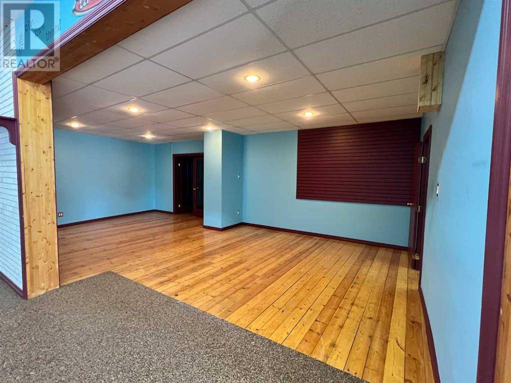 Red Deer, AB T4N4C2,2, 5804 50 Avenue