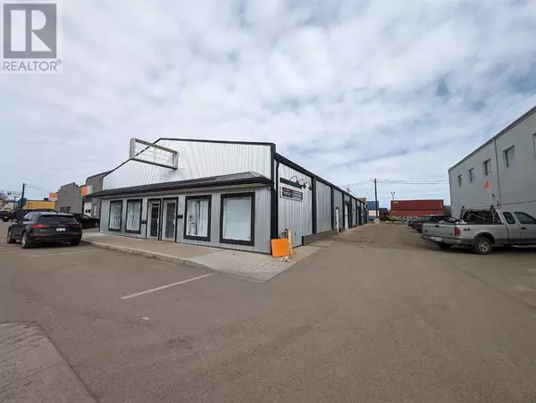 Medicine Hat, AB T1A2V8,2, 677 South Railway Street SE