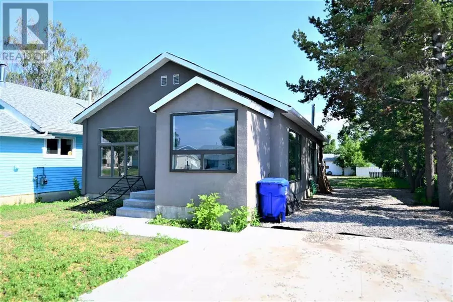 359 48 Avenue W, Claresholm, AB T0L0T0