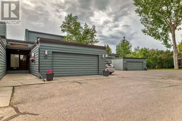 11, 2200 Varsity Estates Drive NW, Calgary, AB T3B4Z8