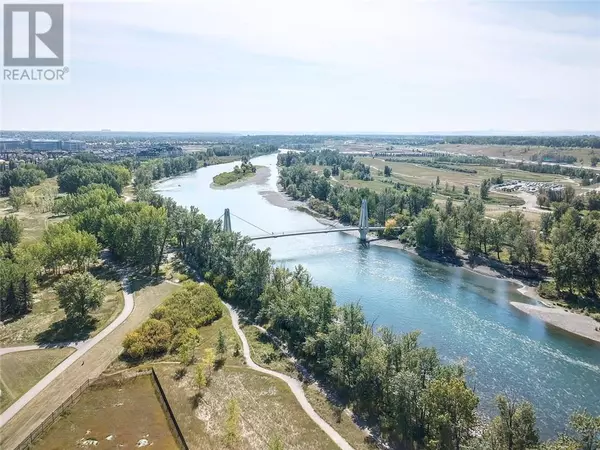 Calgary, AB T2C4H8,18 Riverview Landing SE