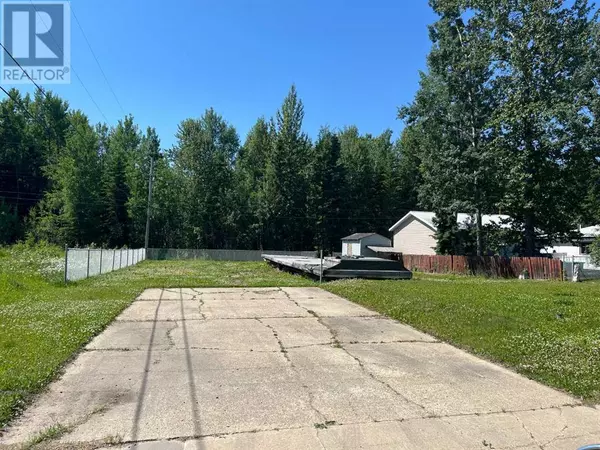 413 2 Avenue, Fox Creek, AB T0H1P0