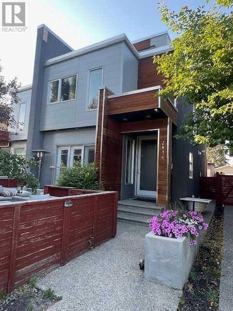 2414 31 Avenue SW, Calgary, AB T2T1T8